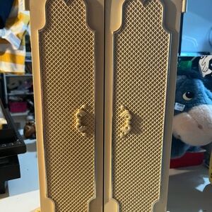 Wolverine Cream 1960s Barbie armoire plastic